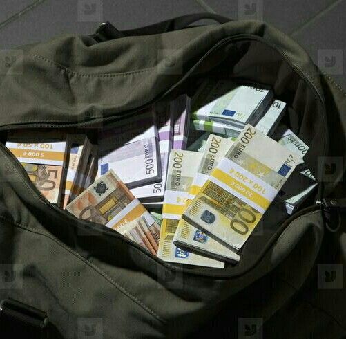 Counterfeit Currency: How to Buy Fake Money Online Safely
